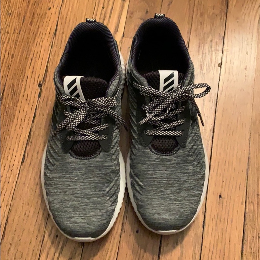 Barley worn! Adidas Alpha Bounce